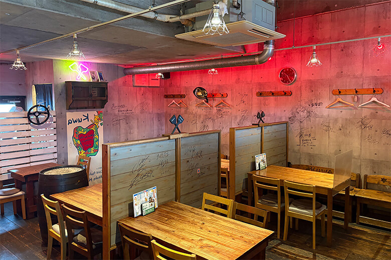 ゆったり大きなテーブル